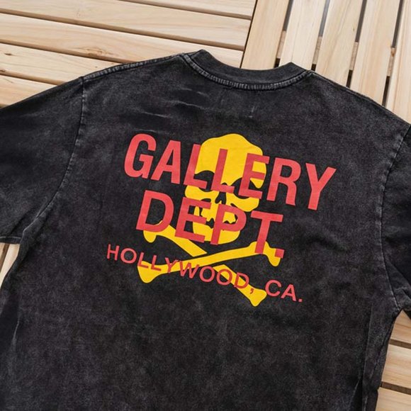 Gallery Dept.Skull And Crossbones-Print Distressed Short Sleeve Black - Picture 7 of 8